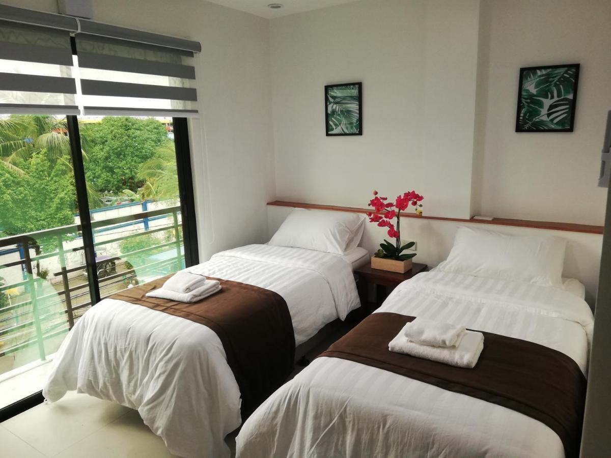 The Wharf Transient Hotel Batangas Стая снимка